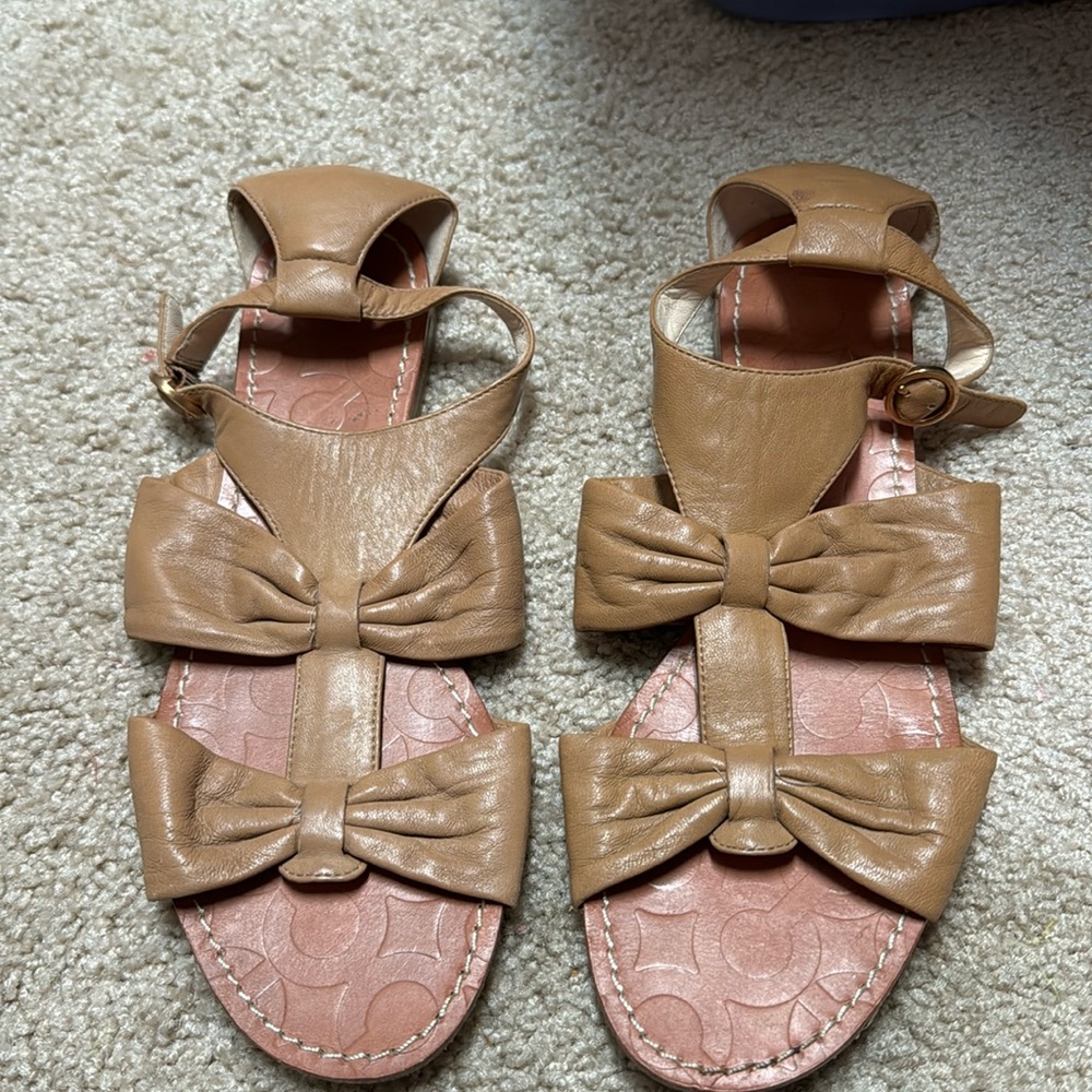 Coach Tracy sandals in Camel size 9